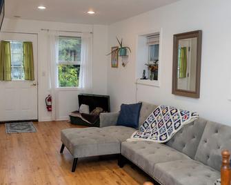 \'Keep Life Simple\' -Blue Door- Basement Apartment - Cooperstown - Living room