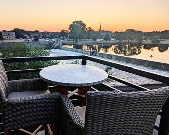 Bremer Avenue Penthouse - Waverly - Balcón