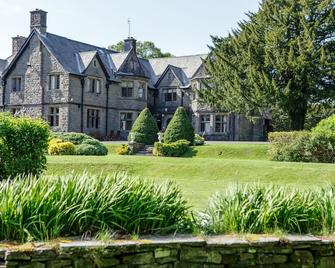 Maes Manor Country Hotel - Newport - Building