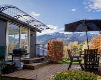 Arrowtown Gold - Elevated Two Bedroom Apartment - Arrowtown - Patio
