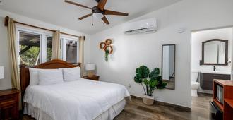 Casa Isleña Inn - Rincon - Bedroom