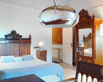 Hotel Can Carol - Capellades