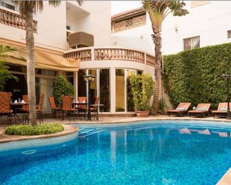 Lodge Des Almadies - דקר - בריכה