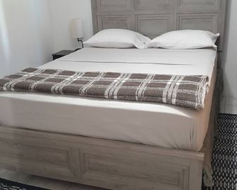 Abigail Diamond 2 bedrooms Next to Nanny Cay Marina - Road Town - Bedroom