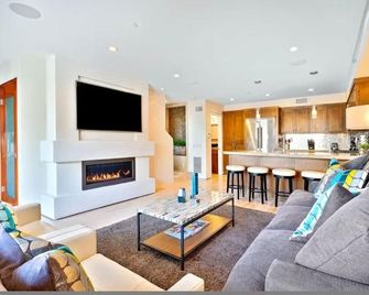 7 Br 2 Hot Tubs Rooftop Beach Block Ocean View - Newport Beach - Slaapkamer