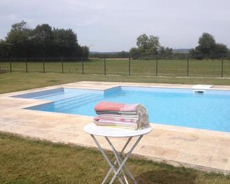 Gite et chambre d'hôtes Du Guillot - Sainte-Solange - Piscina