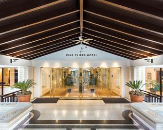 Pine Cliffs Hotel, a Luxury Collection Resort, Algarve - אלבופרה - לובי
