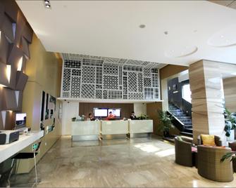 宜必思扬州文昌阁酒店 - 揚州 - 櫃檯