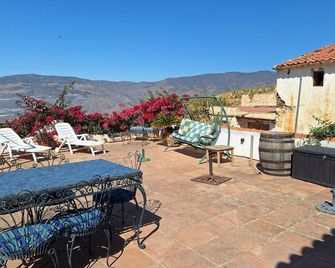 House with character, found in a small white washed village in a rural setting - Gualchos - Patio