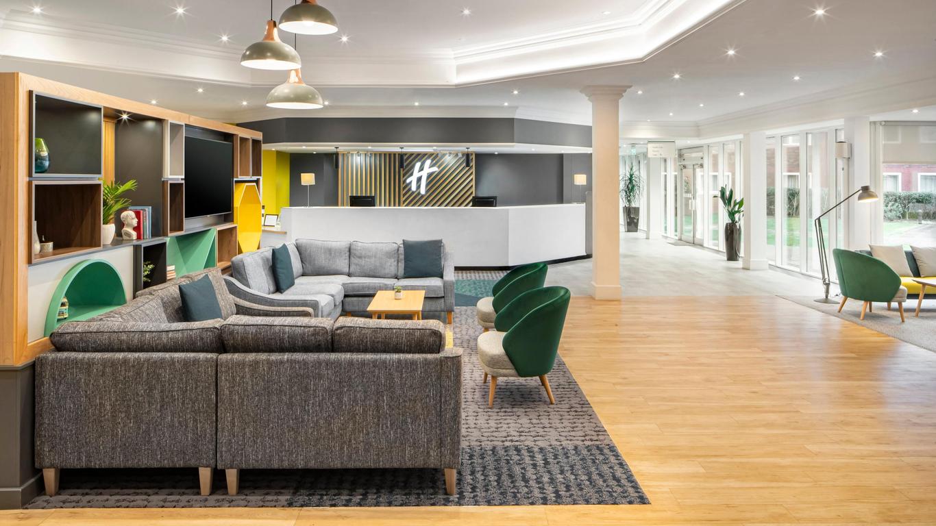 هوليداي إن أيلسبري، آن آي آيتش جي هوتل