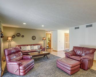 Work & Relax! Spacious Ontario Home w/ Pool - Ontario - Sala de estar
