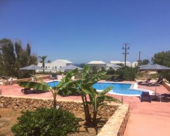 Poseidon Suites Hotel - Stavros - Pool