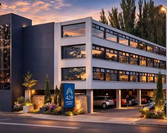 429 Apartments & Suites - Hobart - Building