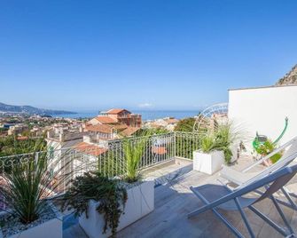 Attico panoramico Sorrento - Meta - Балкон