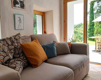 Beautiful country house at the entrance to the Crozon peninsula - Le Faou - Sala de estar