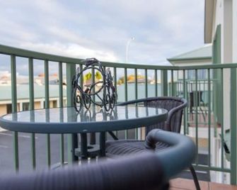 Hamilton Settlers Motor Lodge - Hamilton - Balcony