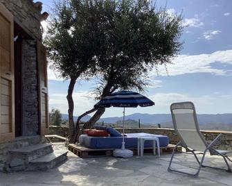 Charming Authentic House With Terrace And Breathtaking View Of Agriates - Saint-Florent - Innenhof