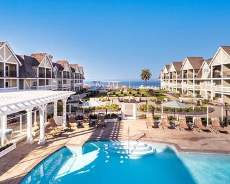 30% Off Carlsbad Inn Beach Resort Instant Booking 1br/1ba, 8/3/2025 - 8/10/2025 - קרלסבאד - בריכה