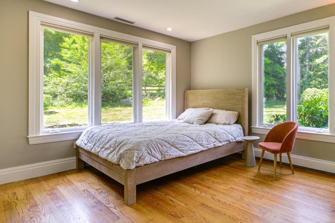 18 Mi to Boston - Stylish Unit in Upscale Enclave!