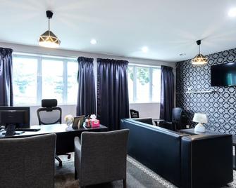 OYO 1231 Ar Rayyan Boutique Hotel - Brinchang - Sala de estar