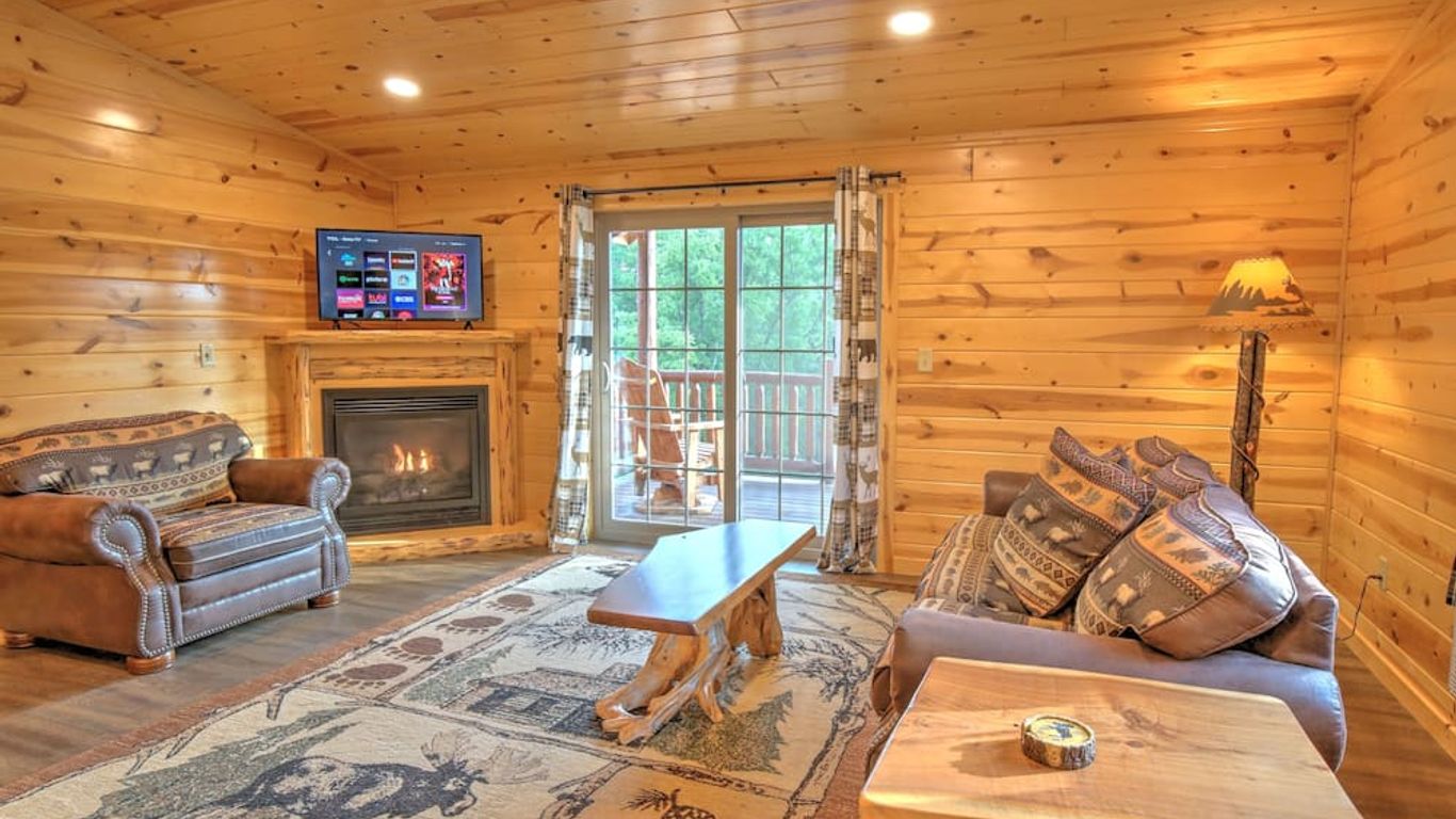 Blessing Lodge by Amish Country Lodging