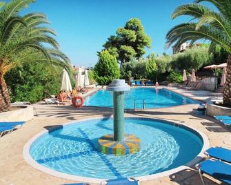 Hotel Paradise - Kriopigi - Pool