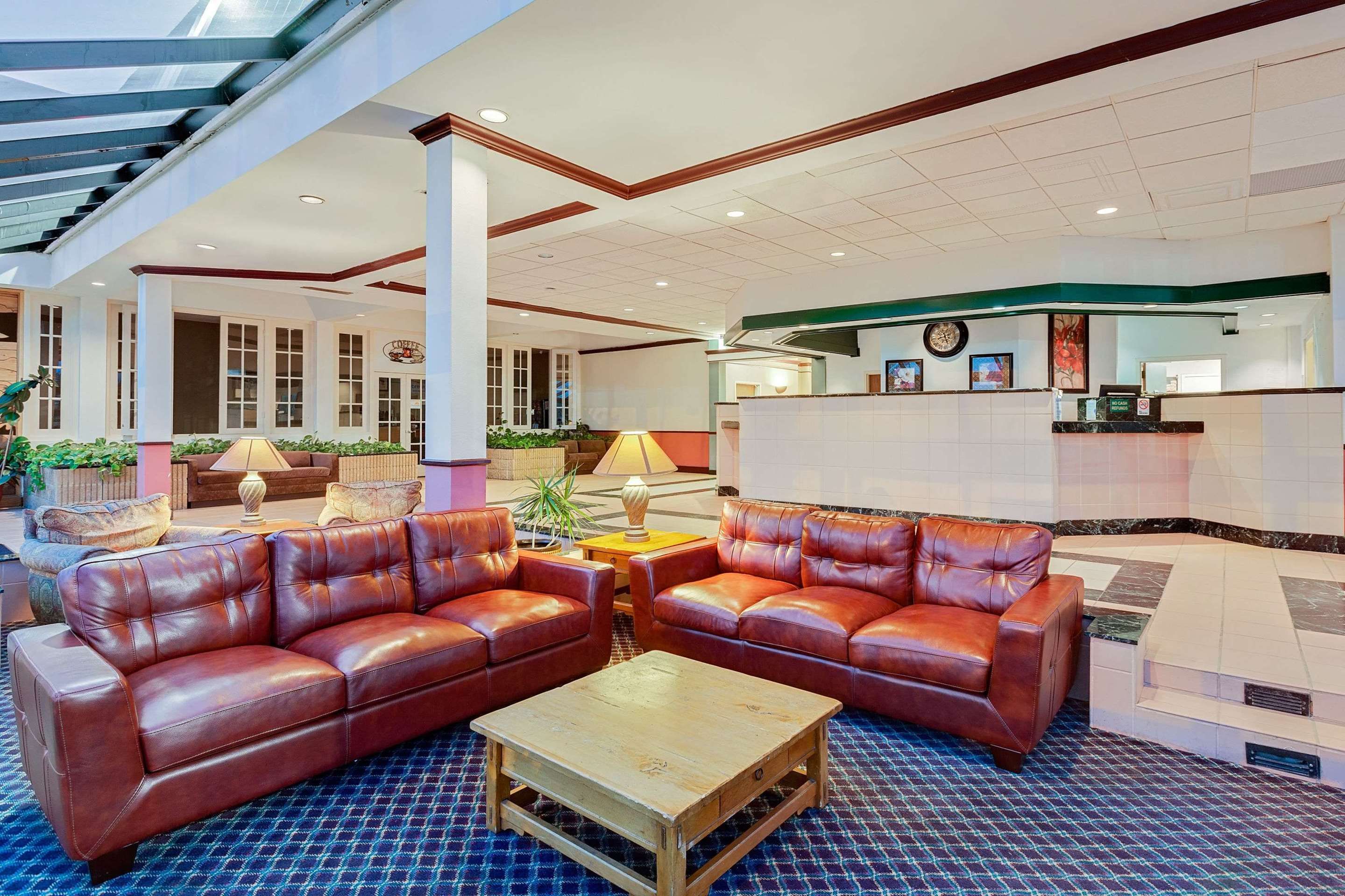 Days Inn by Wyndham Bay City - Bay City - Recepción
