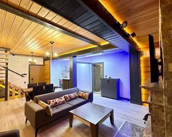Inanlar Garden Hotel & Bungalow - Uzungöl - Huiskamer