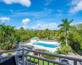 The Barbados -Bright Condo w Pool - Cayo Hueso - Piscina