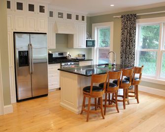 24 East Main Street B&B - Canton - Cocina