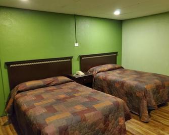 Trailway Motel - Fairview Heights - Schlafzimmer