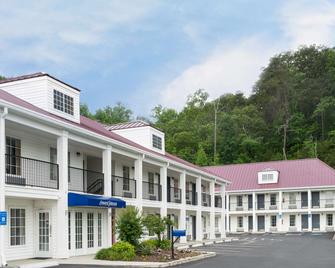 Howard Johnson Dalton - Dalton - Gebäude