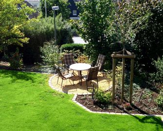 Ferienwohnung Familie Balko - Arnsberg - Innenhof