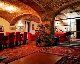 Casa Del Canta - Borgomale - Sala de estar