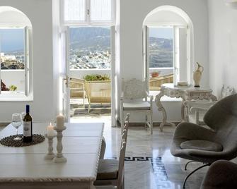 Mybozer Hotel Kallisto - Imerovigli - Living room