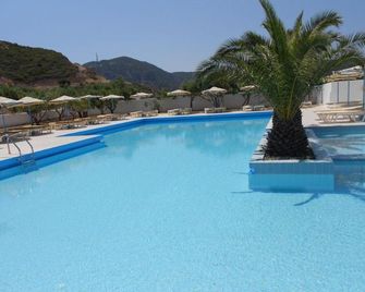 Anthoula - Kefalos - Uima-allas