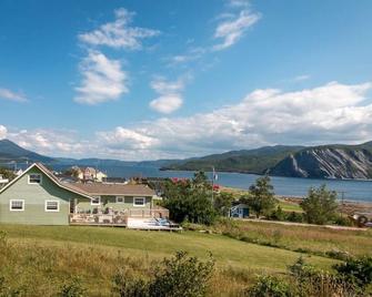 The Peridot Chalet - where beauty and peace unite - Norris Point - Edificio