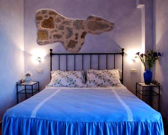 Agriturismo D' Epoca La Marianella - Semproniano - Schlafzimmer