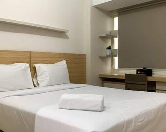 Comfort Studio Room At Margonda Residence 5 Apartment - Depok - Chambre