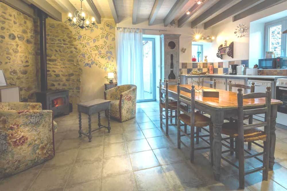 La Champillaumiere - Saint-Floret - Dining room