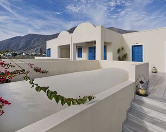 Irigeneia Hotel - Perissa