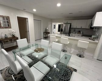 Charming 4-bedroom house for the entire family - Pompano Beach - Cocina