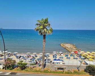 Laigueglia Beach - Happy Rentals - Laigueglia - Playa