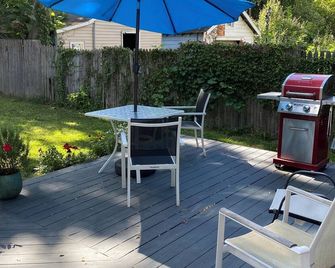The Manor, Mid-Town - Kingston - Patio