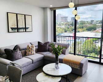 Hill Top View Apt - Col. Escalón - San Salvador - Living room