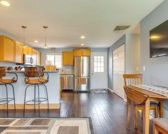 12 Mi to Denver Golden Vacation Rental! - Golden - Kitchen