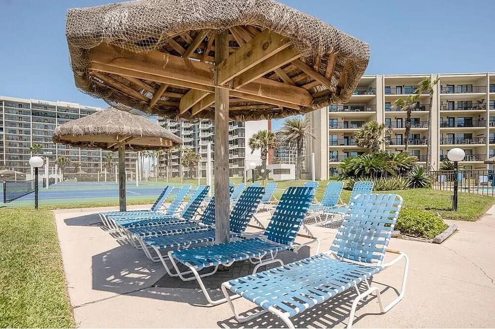 رويال بيتش آند تينيس كلوب - سوث بادري ايلاند - شرفة مرصوفة