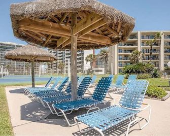 Royale Beach and Tennis Club - סאות' פאדרה איילנד - פטיו