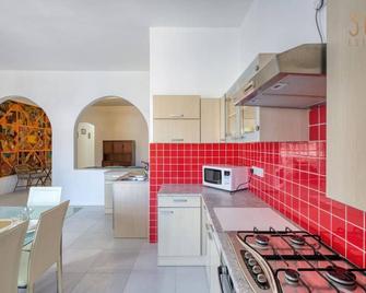 Authentic 3BR Island Stay with Gozo Soul by 360 Estates - Gżira - Küche