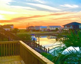 Private Boat Ramp - Free use of Kayaks - Crab - Fish, all at your front door. - Dauphin Island - Balcón